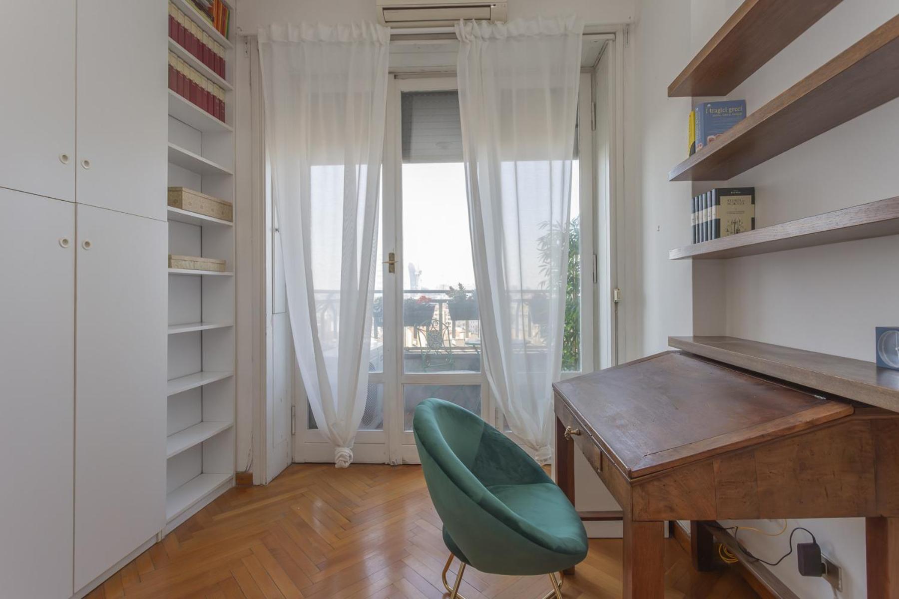 Skyline View Biancamano 1 Bdr With Balcony By Rentopolis Milano Eksteriør billede